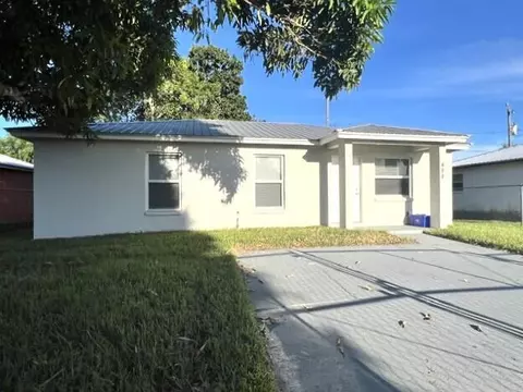 488 E Jordan Blvd, Pahokee, FL 33476