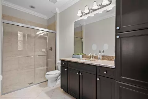 Bath - 128 Umbrella Pl, Jupiter, FL 33458 photo 1 of 4