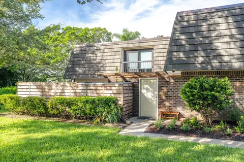 1110 11th Ter, Palm Beach Gardens, FL 33418