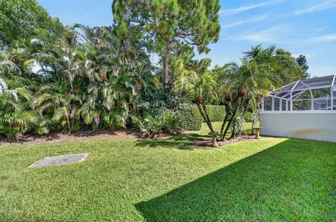 Exterior - 1559 SE Tidewater Pl, Stuart, FL 34997 photo 4 of 4