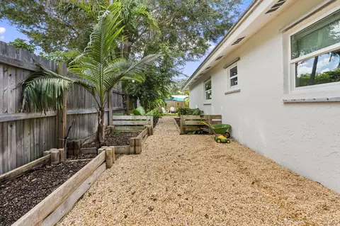 Exterior - 1964 SE Lafayette St, Stuart, FL 34997 photo 11 of 11