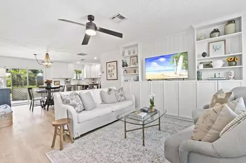 Living - 1964 SE Lafayette St, Stuart, FL 34997 photo 4 of 4