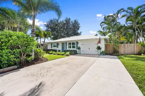 Exterior - 1964 SE Lafayette St, Stuart, FL 34997 photo 2 of 11