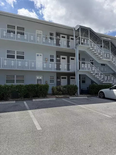 120 Lehane Ter #105, North Palm Beach, FL 33408