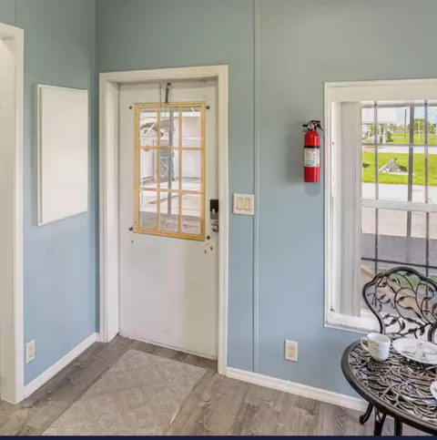 Entry Way - 2128 SE 32nd St, Okeechobee, FL 34974 photo 1 of 1