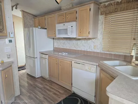 Kitchen - 7950 Fl-78 #314, Okeechobee, FL 34974 photo 2 of 4