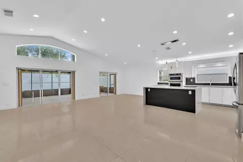 3307 SW 49th St, Fort Lauderdale, FL 33312