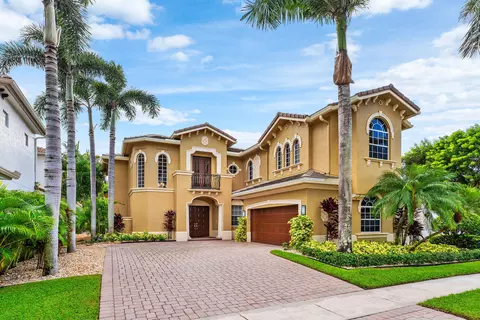 8126 Valhalla Dr, Delray Beach, FL 33446
