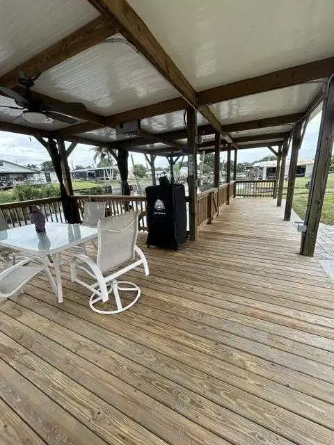 Exterior - 3108 SE 27th St, Okeechobee, FL 34974 photo 5 of 10