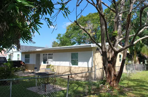 1106 N 22nd St, Fort Pierce, FL 34950