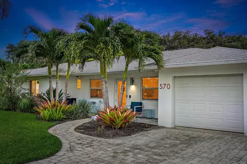 Exterior - 570 N Dover Rd, Tequesta, FL 33469 photo 3 of 14