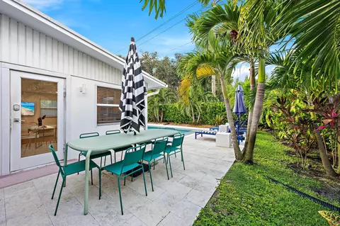 Exterior - 570 N Dover Rd, Tequesta, FL 33469 photo 14 of 14