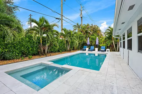 Exterior - 570 N Dover Rd, Tequesta, FL 33469 photo 13 of 14
