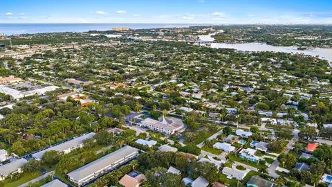 View/Area - 570 N Dover Rd, Tequesta, FL 33469 photo 10 of 11