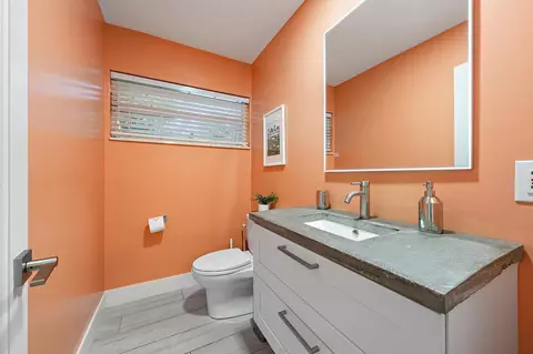Bath - 570 N Dover Rd, Tequesta, FL 33469 photo 3 of 3