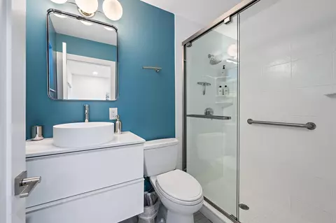 Bath - 570 N Dover Rd, Tequesta, FL 33469 photo 2 of 3