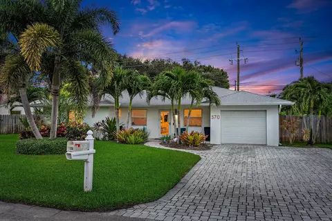 Exterior - 570 N Dover Rd, Tequesta, FL 33469 photo 5 of 14