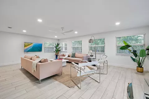Living - 570 N Dover Rd, Tequesta, FL 33469 photo 2 of 3