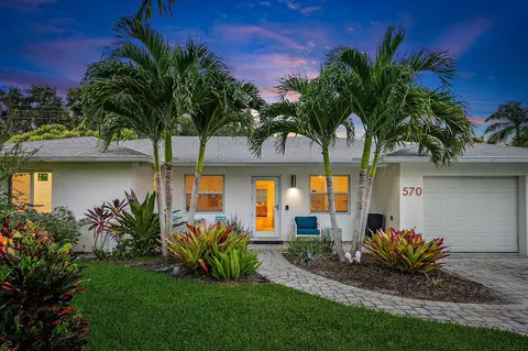 Exterior - 570 N Dover Rd, Tequesta, FL 33469 photo 4 of 14