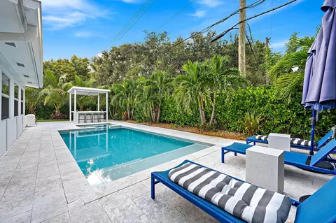 Exterior - 570 N Dover Rd, Tequesta, FL 33469 photo 12 of 14