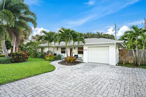 Exterior - 570 N Dover Rd, Tequesta, FL 33469 photo 9 of 14