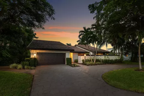 3527 Pine Lake Ct, Delray Beach, FL 33445