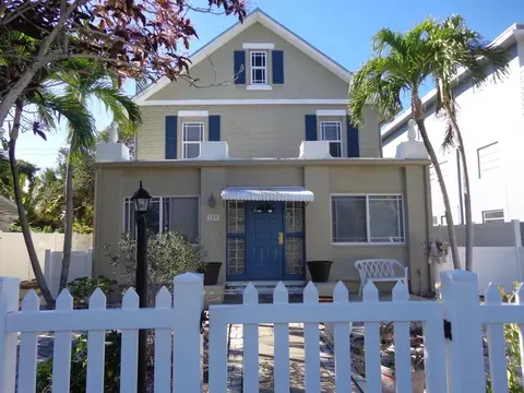 209 S Lakeside Dr, Lake Worth Beach, FL 33460