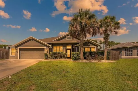 335 Evergreen St NE, Palm Bay, FL 32907