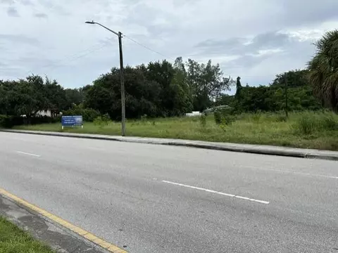 1119 45th St, Mangonia Park, FL 33407