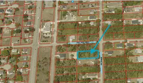 921 Robert Ave, Lehigh Acres, FL 33936