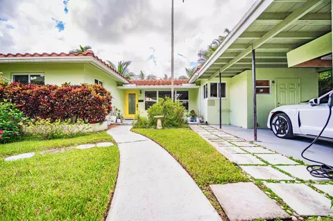 218 NE 2nd Pl, Dania Beach, FL 33004