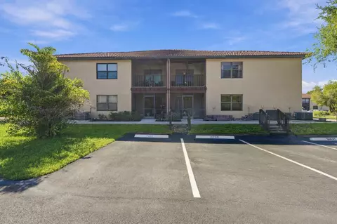 2446 SE Garden Ter #302, Port Saint Lucie, FL 34952