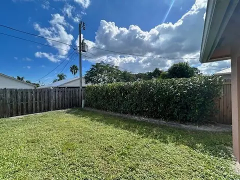 Exterior - 5795 SE Mitzi Ln, Stuart, FL 34997 photo 6 of 6