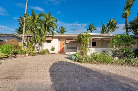 2142 NE 17th Ave, Wilton Manors, FL 33305