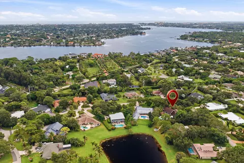 View/Area - 19567 Trails End Ter, Jupiter, FL 33458 photo 3 of 9