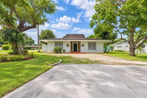 1707 S 8th St, Fort Pierce, FL 34950
