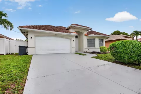 900 SE 2nd Ave, Dania Beach, FL 33004