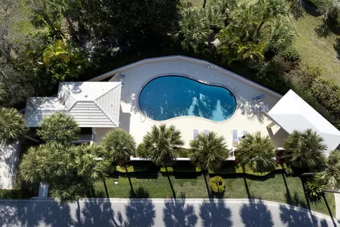 Exterior - 17080 Crossgate Dr, Jupiter, FL 33477 photo 4 of 5
