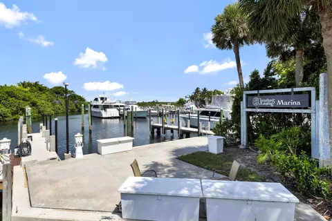 Exterior - 17080 Crossgate Dr, Jupiter, FL 33477 photo 5 of 5