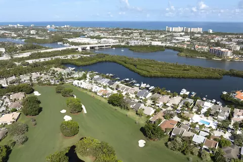 View/Area - 17080 Crossgate Dr, Jupiter, FL 33477 photo 8 of 9