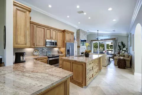 Kitchen - 17080 Crossgate Dr, Jupiter, FL 33477 photo 1 of 2