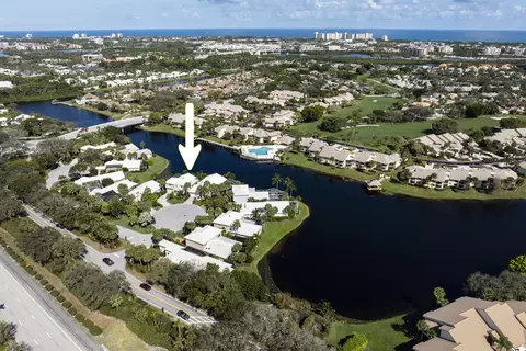 View/Area - 17080 Crossgate Dr, Jupiter, FL 33477 photo 2 of 9