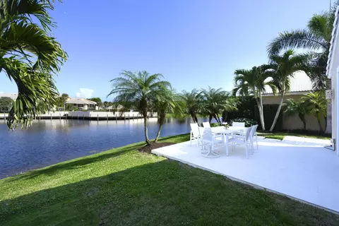 Exterior - 17080 Crossgate Dr, Jupiter, FL 33477 photo 3 of 5