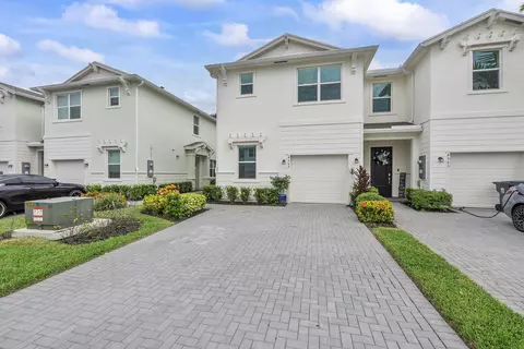 4567 Hollister Ave, Lake Worth, FL 33463