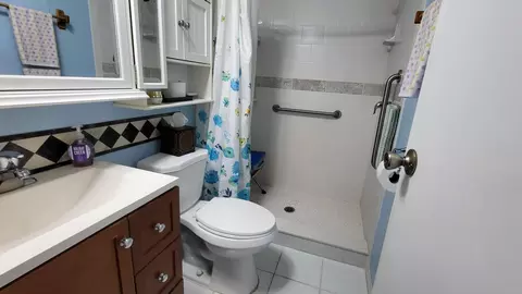 Bath - 1012 Perch St, Okeechobee, FL 34974 photo 5 of 5