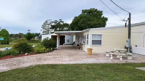 Exterior - 1012 Perch St, Okeechobee, FL 34974 photo 4 of 27