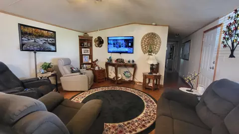 Living - 1012 Perch St, Okeechobee, FL 34974 photo 2 of 3