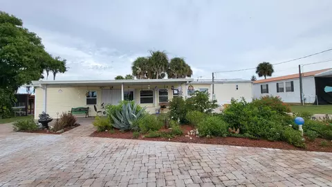 Exterior - 1012 Perch St, Okeechobee, FL 34974 photo 6 of 27