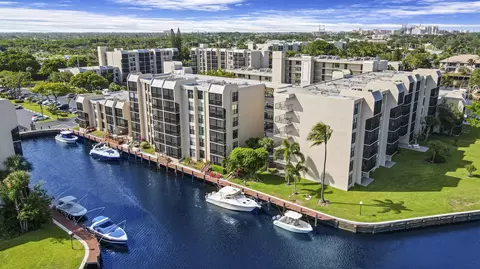 8 Royal Palm Way #2010, Boca Raton, FL 33432
