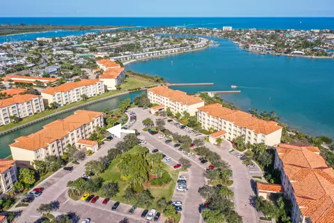 19 Harbour Isle Dr W #106, Fort Pierce, FL 34949